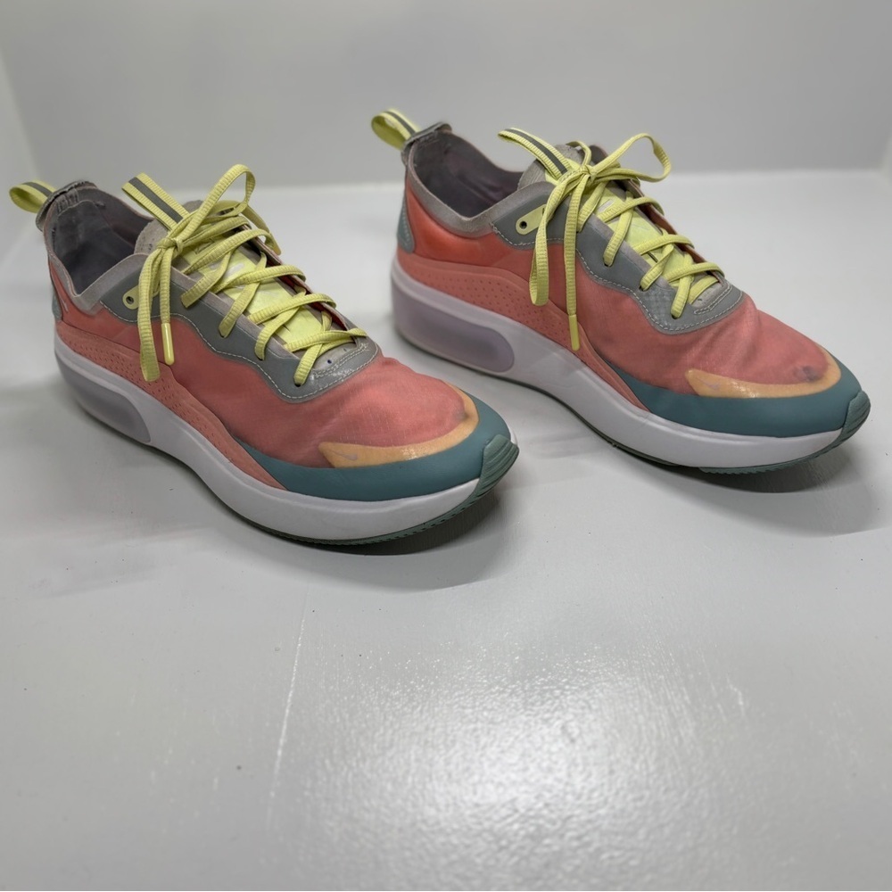 Nike Air Max Dia SE Women’s Size 8 Bleached Coral Luminous Green Sneakers - Picture 3 of 10
